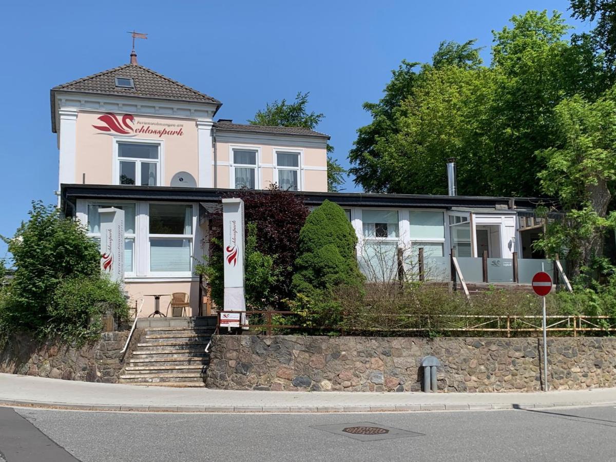 Apartamento Am Schlosspark - App Ostsee-Perle Glücksburg Exterior foto